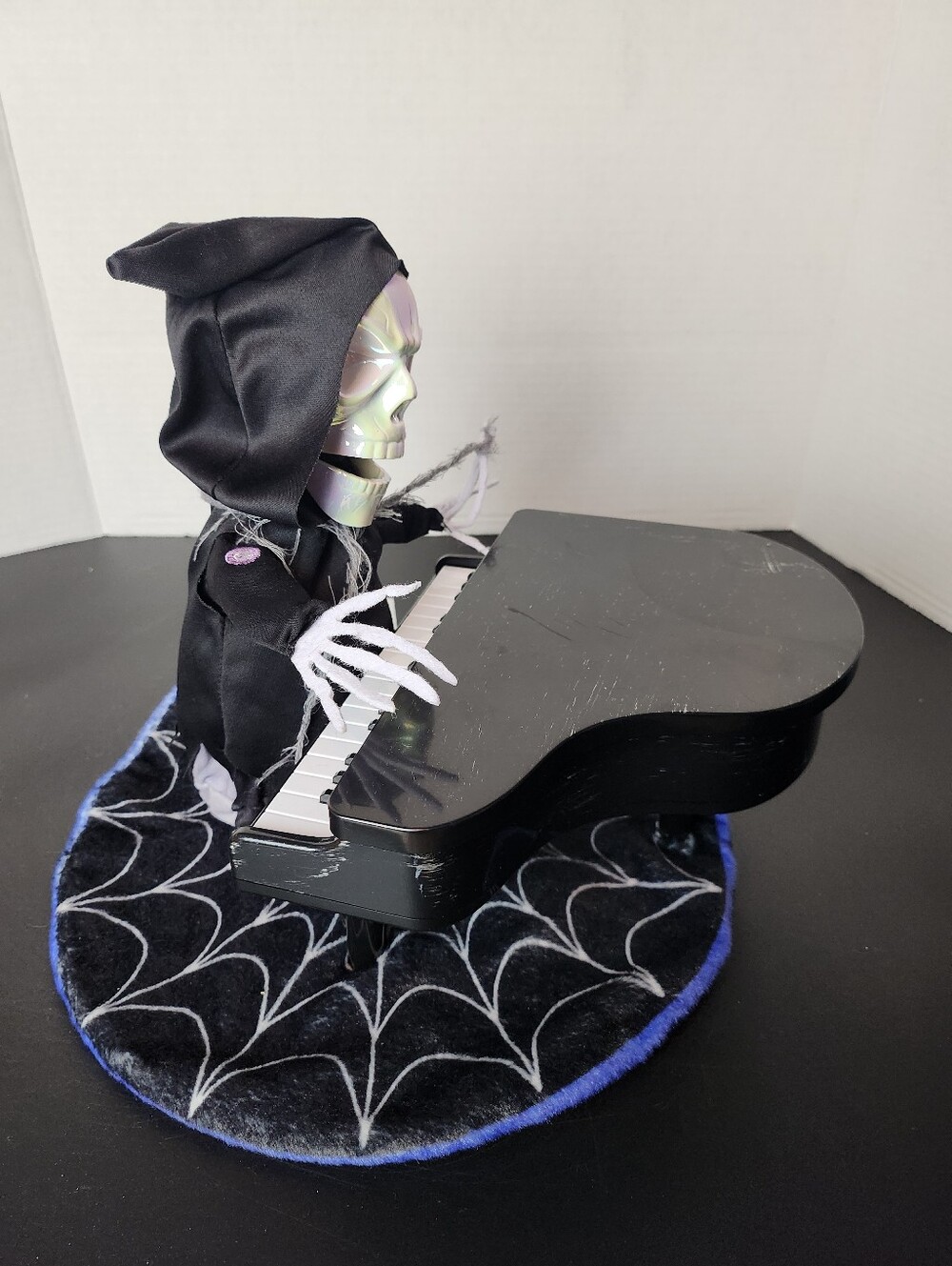 Animated Gemmy Black Hooded Grim Reaper Piano Prop Skeleton Music